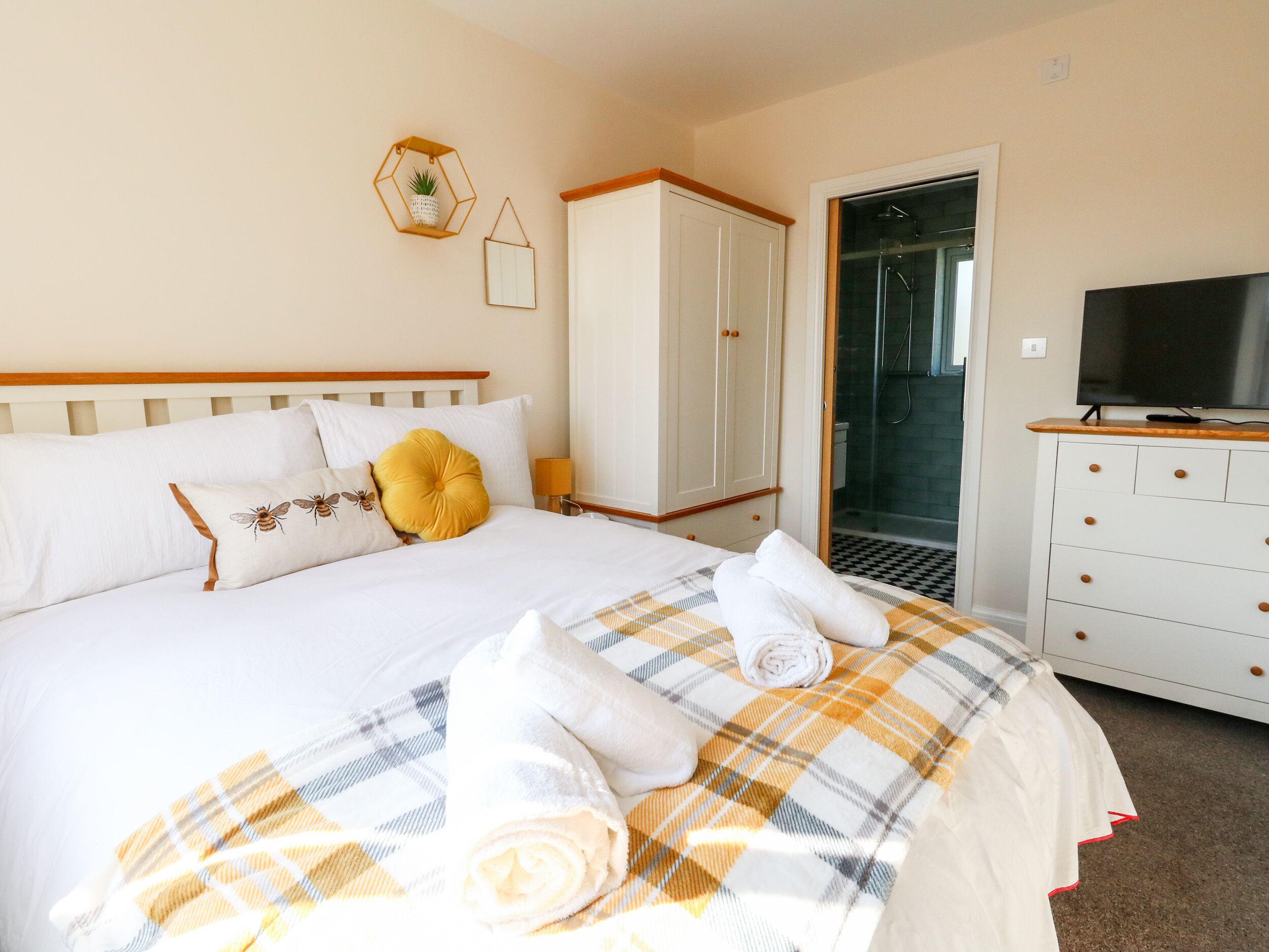 Cottage | 3 bedrooms, individually decorated, individually furnished, free WiFi