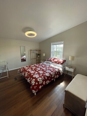 4 bedrooms, iron/ironing board, WiFi, bed sheets - Year Round Playground - Rare Rustic-Modern Getaway (Marion Station)