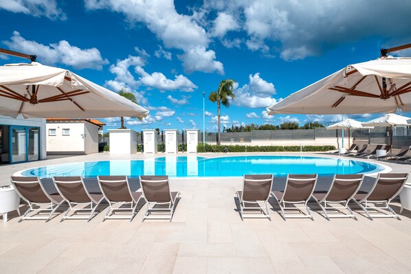 Seasonal outdoor pool