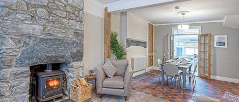 TV, fireplace, video games, stereo