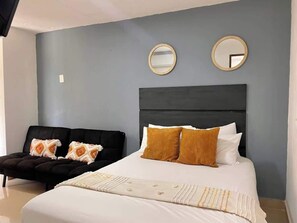1 chambre, fer et planche à repasser, Wi-Fi, literie fournie