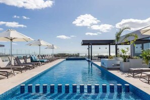 Unclassified image, 2 of 42, button