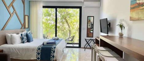 Iron/ironing board, WiFi, bed sheets