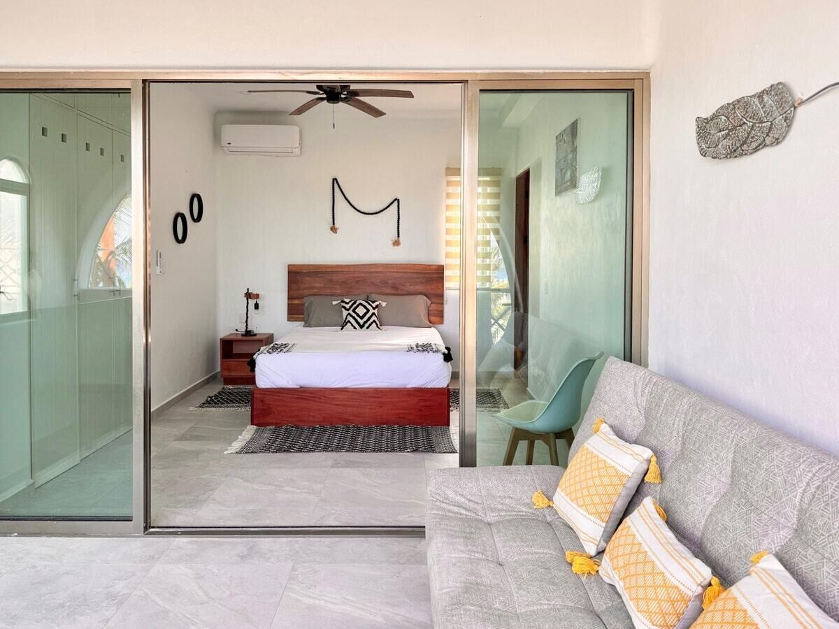 2 bedrooms, iron/ironing board, WiFi