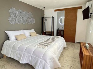 1 chambre, fer et planche à repasser, lit parapluie, Wi-Fi