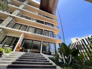 Exterior - Studio with Rooftop Pool | Steps from the Beach (Playa del Carmen)