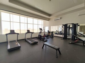 Fitness facility - Cancun 1BR Lagoon View - Rooftop Pool & Gym (CancÃºn)