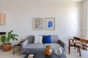 Téléviseur, bureau