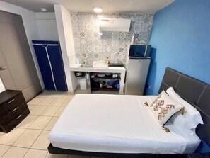 Iron/ironing board, WiFi, bed sheets - Central Studio + Rooftop, Downtown Cancun (Cancún)