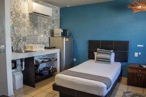 Iron/ironing board, WiFi, bed sheets - Central Studio + Rooftop, Downtown Cancun (Cancún)