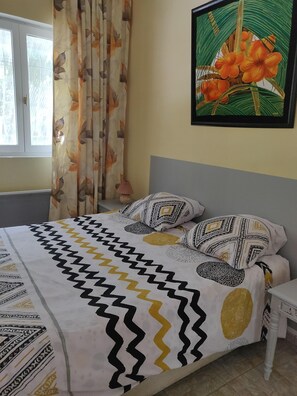 2 slaapkamers, reisbedje, wifi