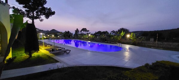 Innenpool, Außenpool