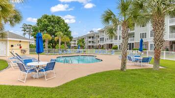 Kolam renang terbuka