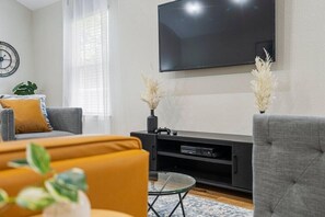 Televisor, videojocs i llibres