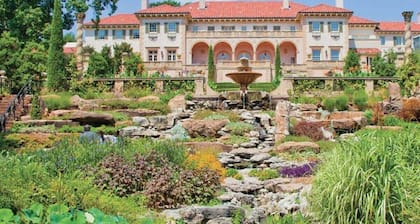 Tranquil TU Getaway! EXPO/Route 66/Cherry St -3bd