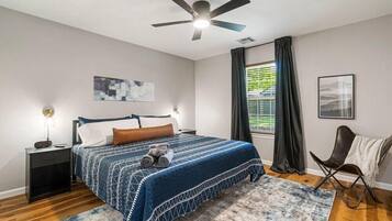 3 bedrooms, iron/ironing board, WiFi, bed sheets