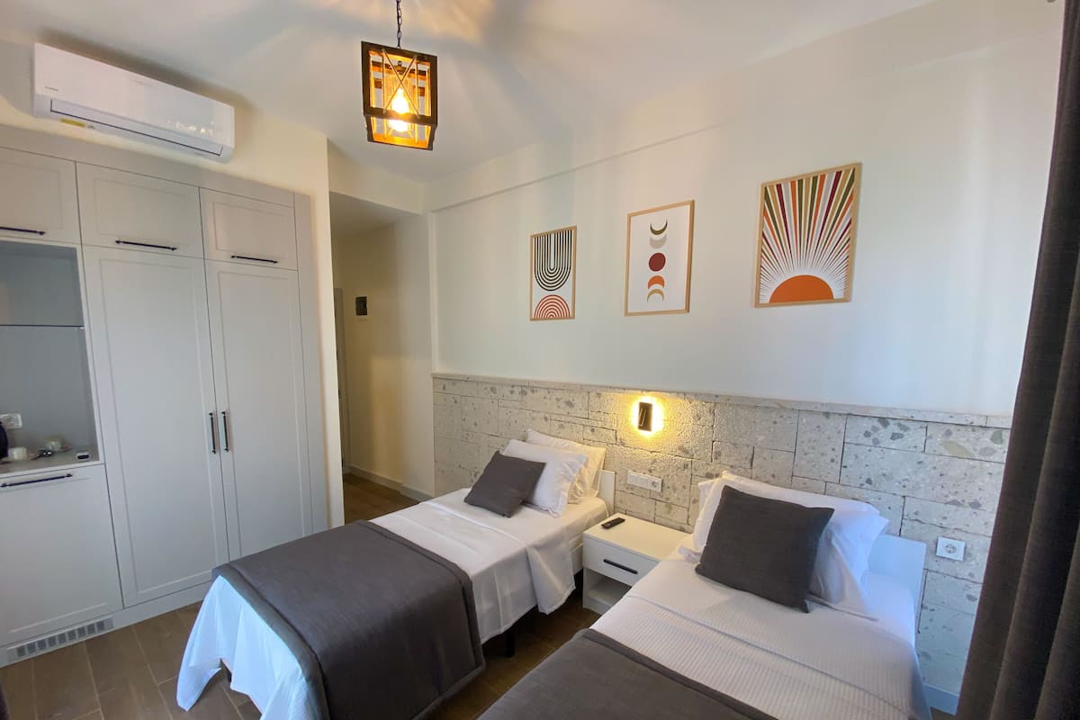 Minibar, in-room safe, free WiFi, bed sheets