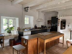 KylskÄp, mikrovÄgsugn, ugn och spishÀll