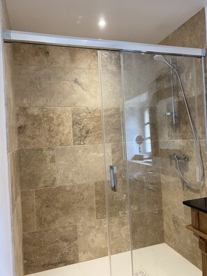 Shower, eco-friendly toiletries, hair dryer, towels - Choubello Gite **** stars (Fajoles)