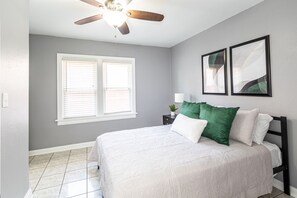 2 habitaciones, tabla de planchar con plancha y wifi gratis 