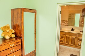 2 chambres, fer et planche à repasser, Wi-Fi gratuit