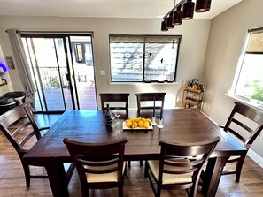 Dining - River Haven: Hot Tub, Outdoor Lounge, Walk to Beach (Guerneville)