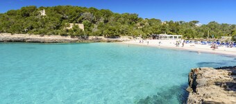 La Ola Beach House seaside holiday house with shared pool in Porto Colom.