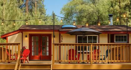 Whimsical Forest Retreat; Cozy, Pet-Friendly Cabin Near Private Lake