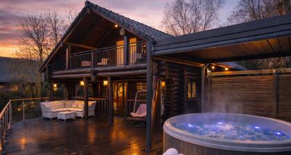 Late deal; 10% discount, Tattershall Lakes, Sleeps 8, Hot tub, Huge fishing deck