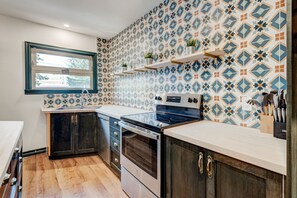 Maison Deluxe, 4 chambres | Cuisine privée