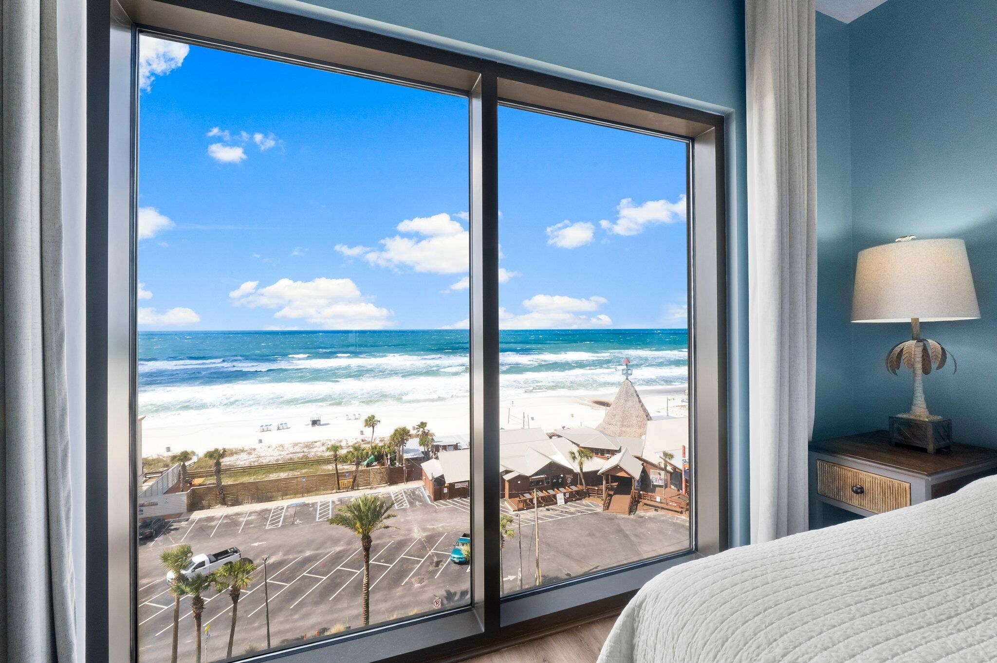 Origin 702- Studio - Stylish Unit - Breath Taking Gulf Views
