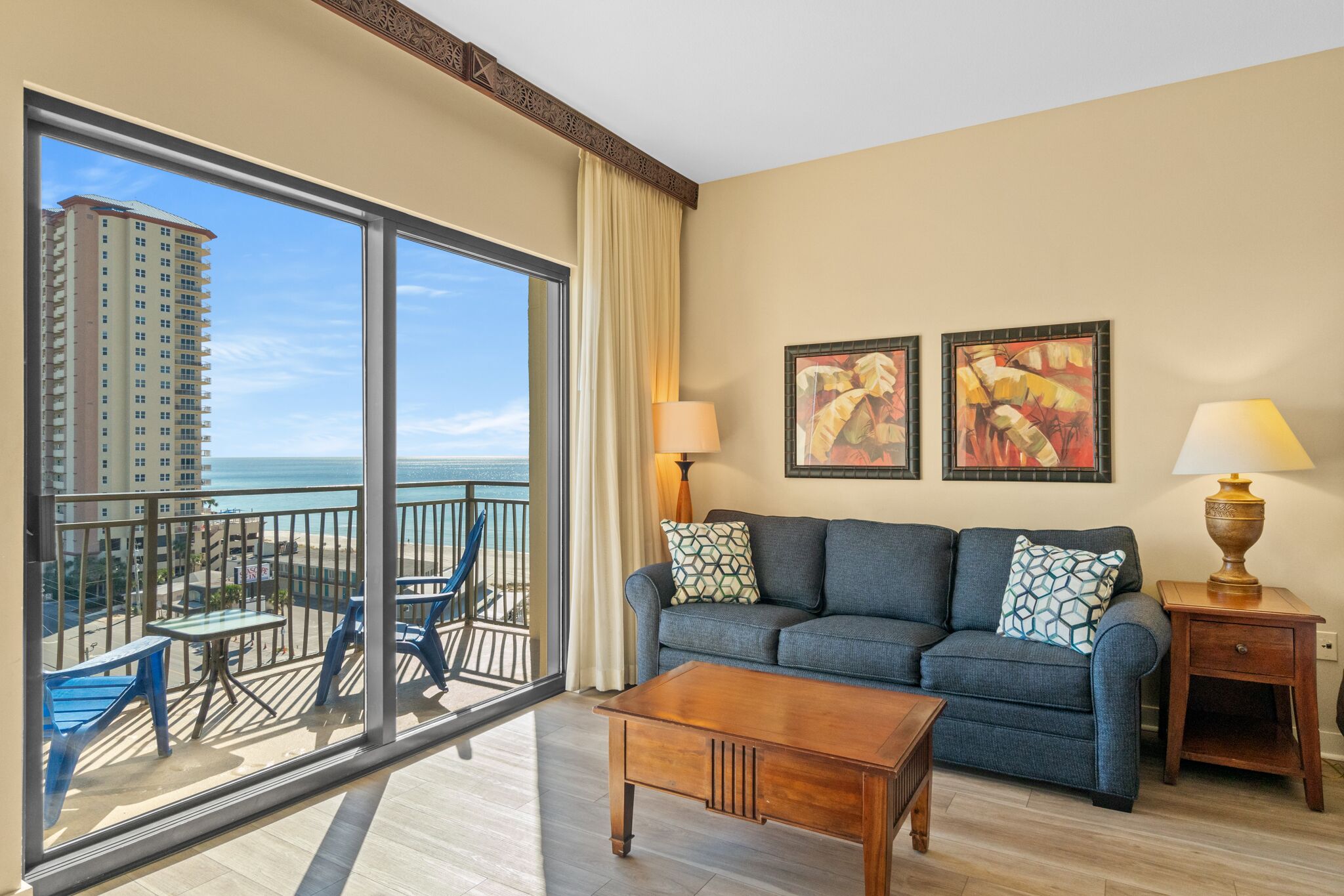 テレビ、DVD プレーヤー