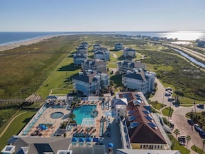 Exterior - Amazing Beach Views From Porch/Beach Walk Over Steps Away/2 Pools & 2 Hot Tubs (Galveston)