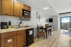 冰箱、微波炉、炉灶、茶具/咖啡用具