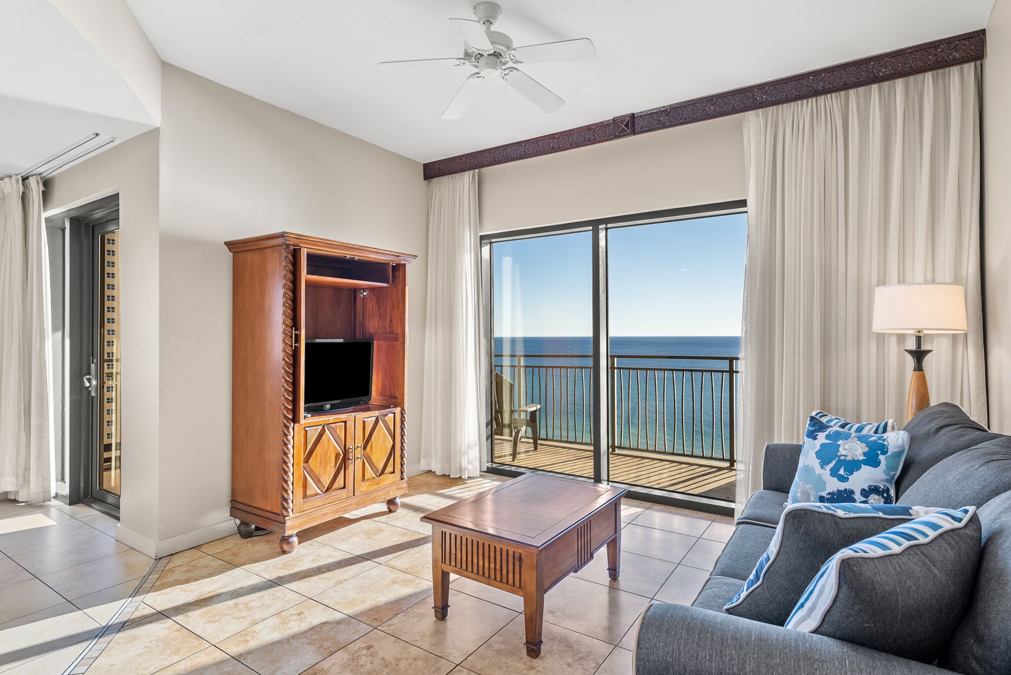 تلفزيون، ألعاب فيديو، مشغل دي في دي