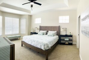3 habitaciones, escritorio, tabla de planchar con plancha y wifi gratis 