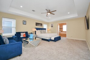 3 bedrooms, in-room safe, desk, iron/ironing board