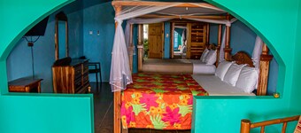 Haley's Paradise at Blue Hole