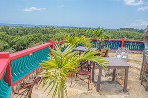 Exterior - Haley's Paradise at Blue Hole (Little Bay)