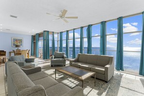 TV - Enjoy your family vacation with a little privacy (Panama City Beach)