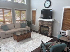 TV, fireplace