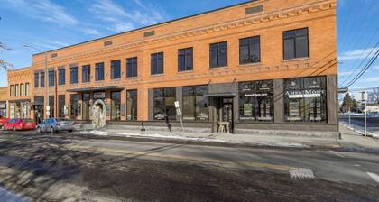 Clean and Cozy Main Street Condo