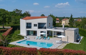 Exterior - Villa Girasole with Pool (Pazin)