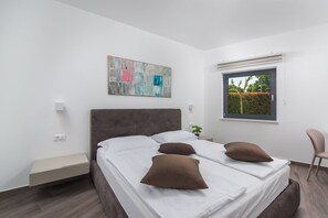 4 Schlafzimmer, Bügeleisen/Bügelbrett, kostenloses WLAN, Bettwäsche