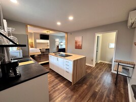 Club Studio | Living area | Smart TV