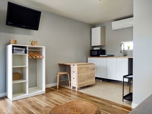 Deluxe-Studio | Wohnbereich | Smart-TV