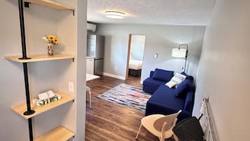 Premium Apartment | Living area | Smart TV