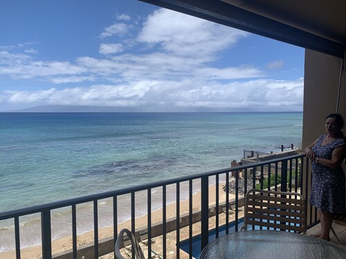 Ocean Front with a beach and Swimming pool fantastic Views at Nohonani on Maui