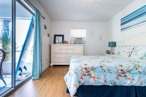 1 slaapkamer, een strijkplank/strijkijzer, wifi, beddengoed