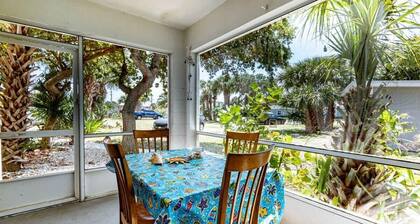 1BR Cocoa Beach Home - 1 Min to Beach!